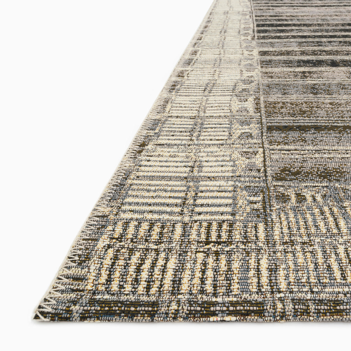 Evermere Indoor/Outdoor Rug in Charcoal / Ivory, 5'3" x 7'8"