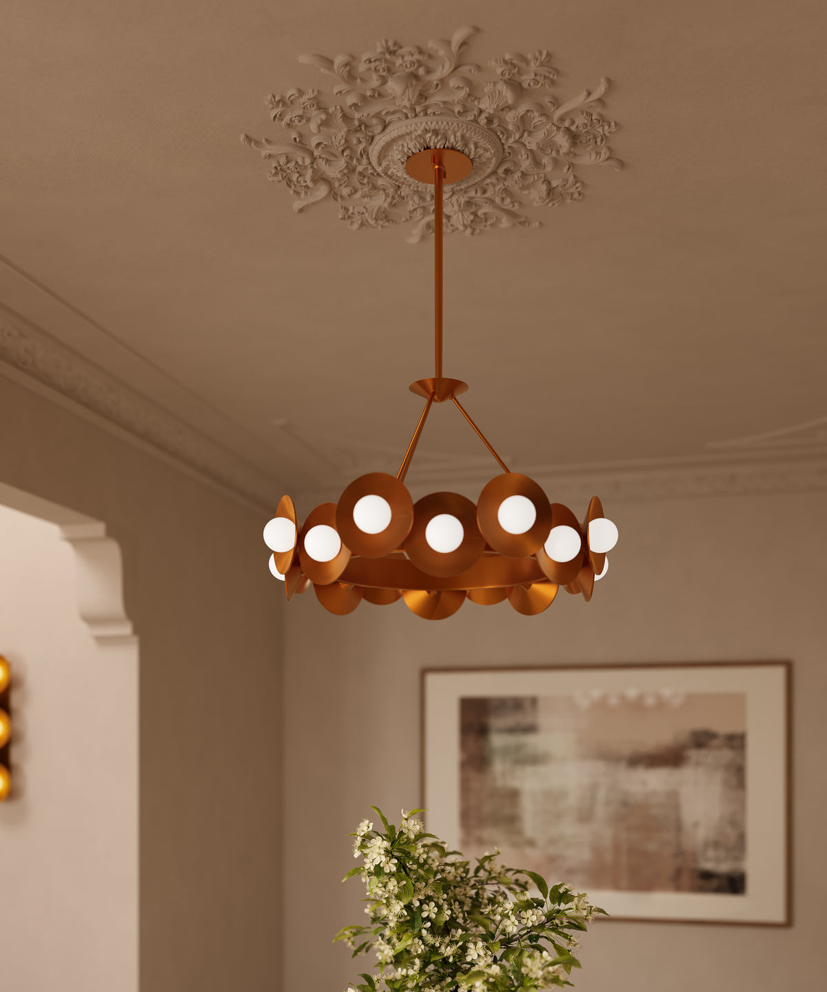 Cressida 32" Chandelier in Vintage Gold Leaf