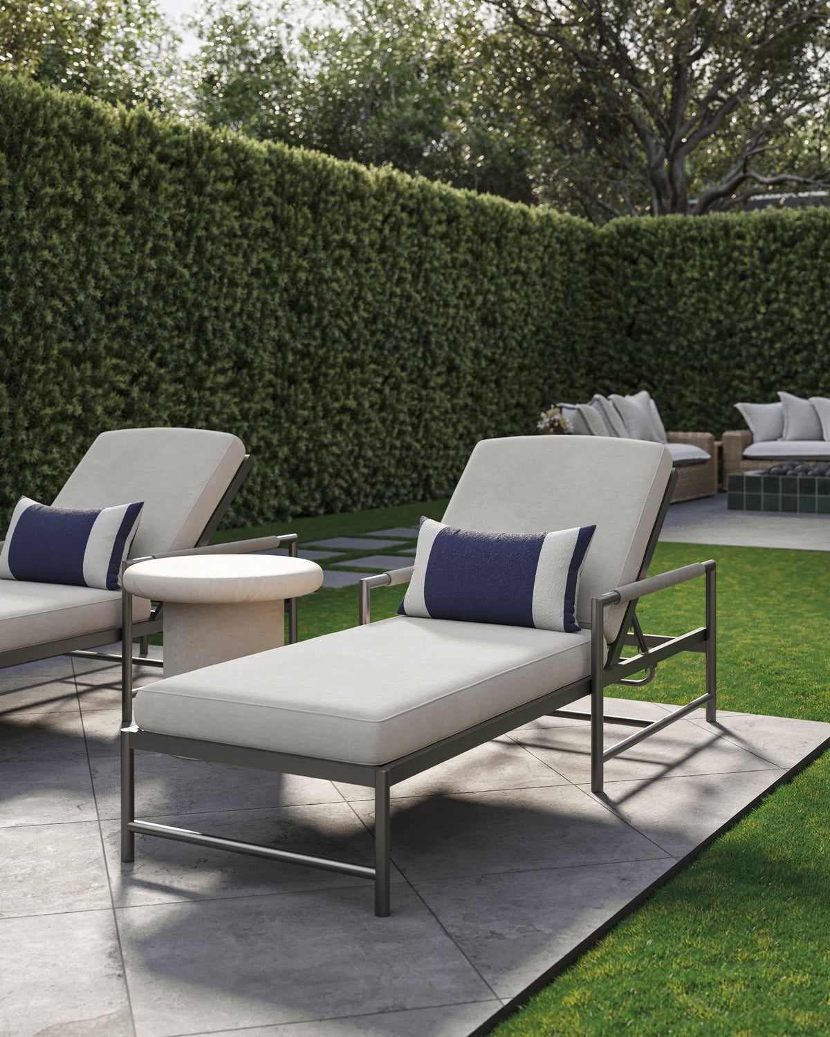 Vetra Chaise