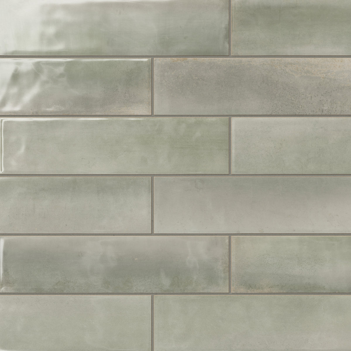 Featuring a glossy green surface and a smooth, natural finish, these 4x16 subway tiles effortlessly combine a calming feel with a contemporary design.