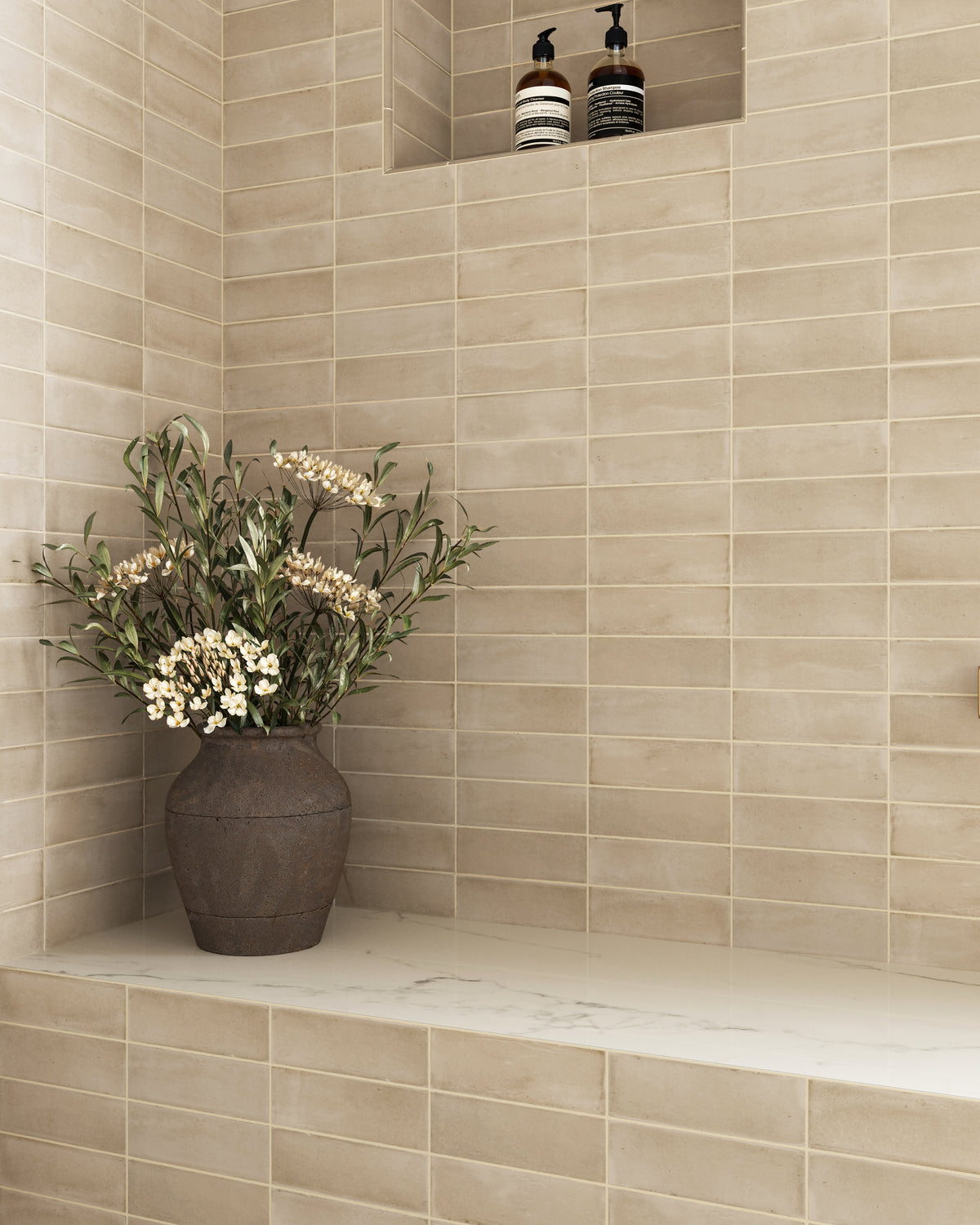 Leona 24 x 48 Matte Porcelain Tile in Calacatta